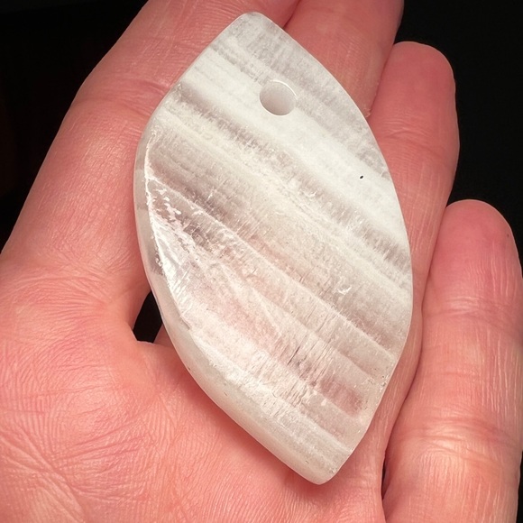 Natural Stone White Botswana Agate Pendant Striped Polished Boho Gem Crystal - Picture 8 of 11